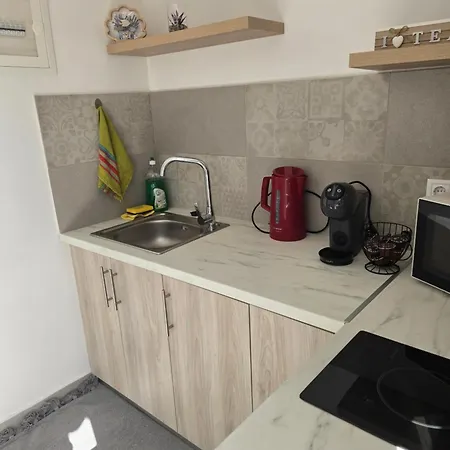Silia's House Near The * لامبي