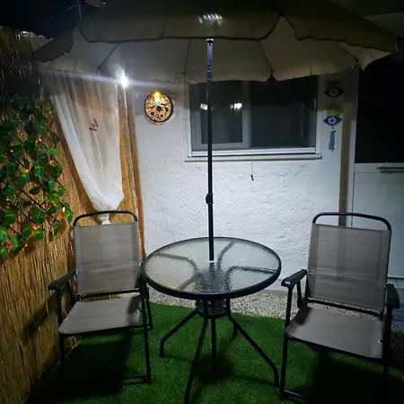 Silia's House Near The لامبي