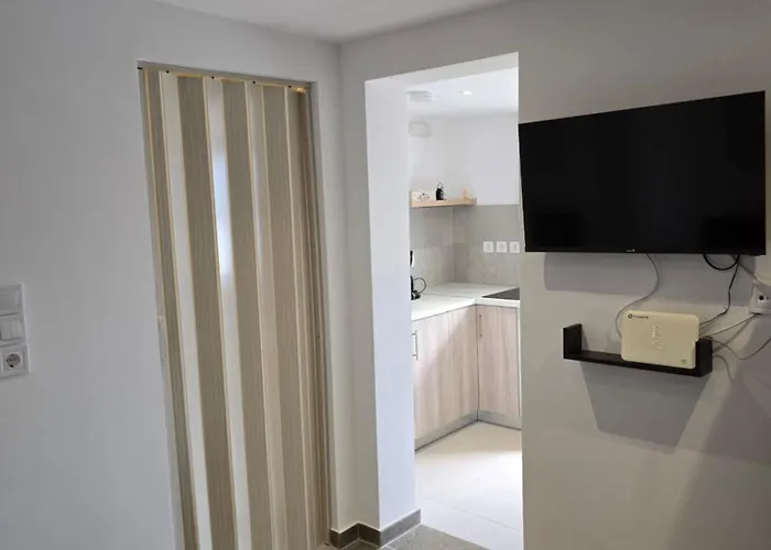 Silia's House Near The Case de vacanță